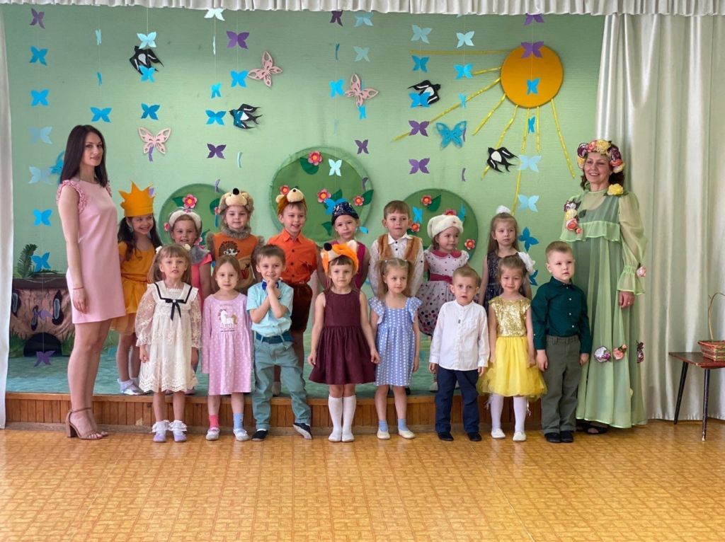 утренник весна.jpg